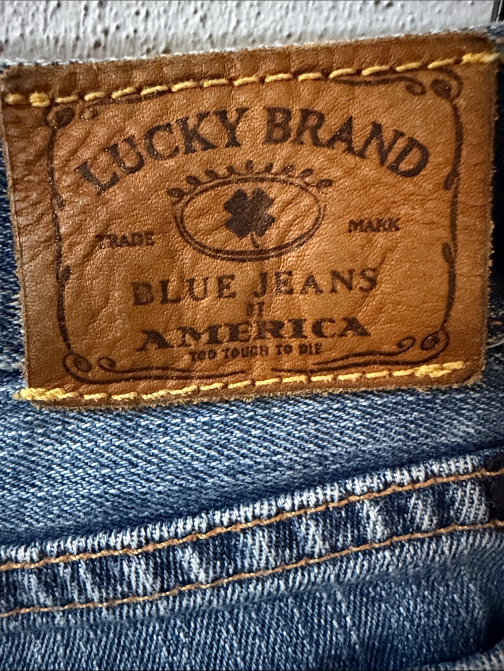 Lucky Brand Women's Light Blue Frayed-Hem Bermuda Jeans - Picture 6 of 9